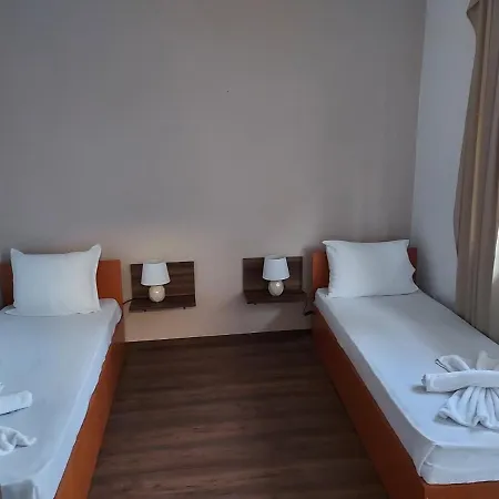 Хотел Oman 2*